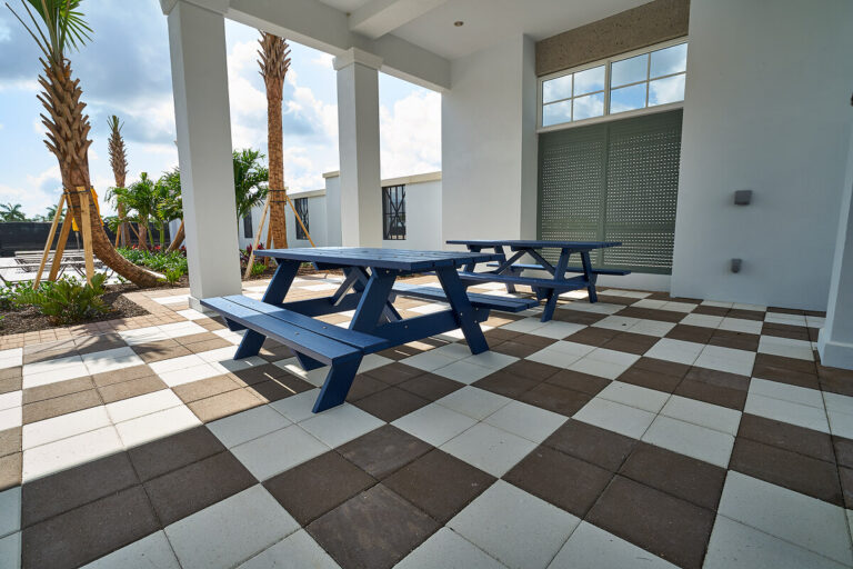 Park_Plaza_12x12_White_Dark_Brown